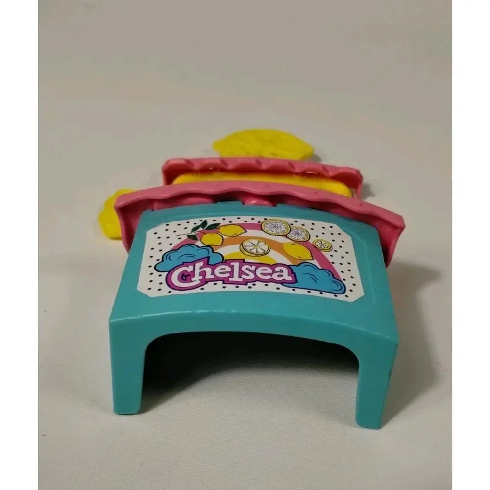 Mattel Chelsea Lemonade Stand with Doll 2021
